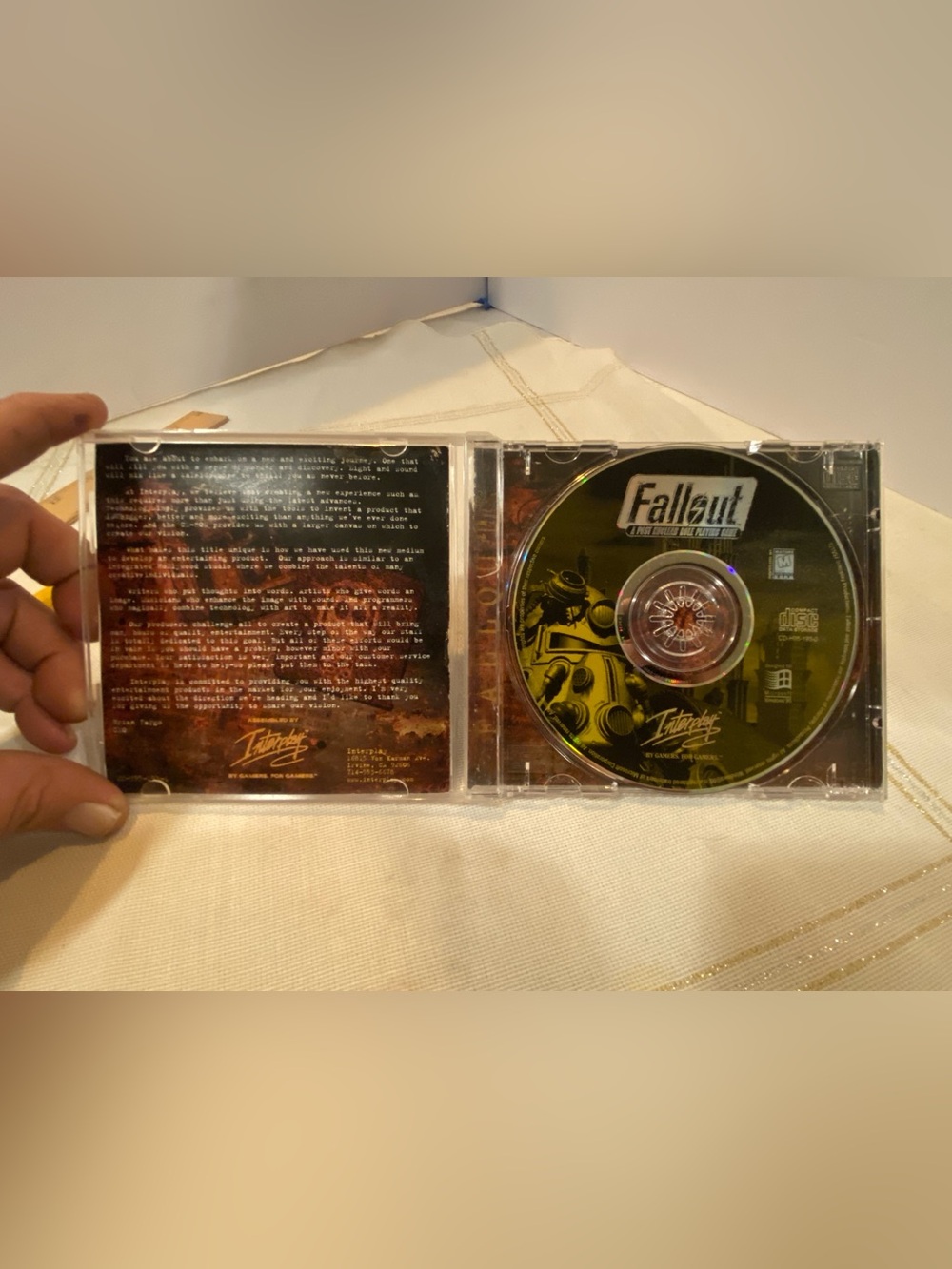 Fallout (PC: Windows, 1997) Original Disc - Picture 5 of 10